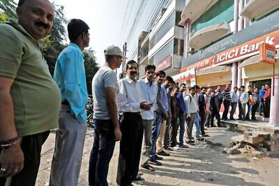 Demonetisation: Civilians Assist Cops in Managing Queues at Banks, ATMs