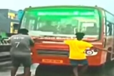 Chennai Teens Try to Bolt After Stopping Bus to Record Instagram Reel, Get Nabbed