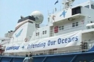 Toxic ship docks at Alang