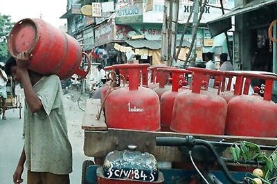 Non-subsidised LPG rate cut by Rs 5, ATF to cost more