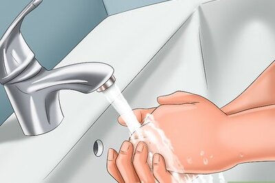 How to Apply Eye Ointment