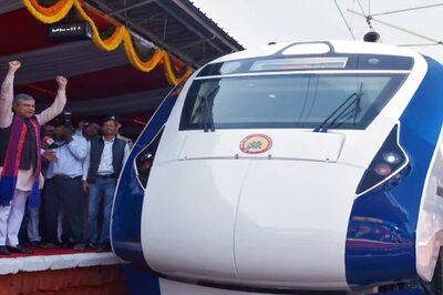 Sleeper Version of Vande Bharat Train Will Be Designed to Travel at 220 Km Per Hour: Officials