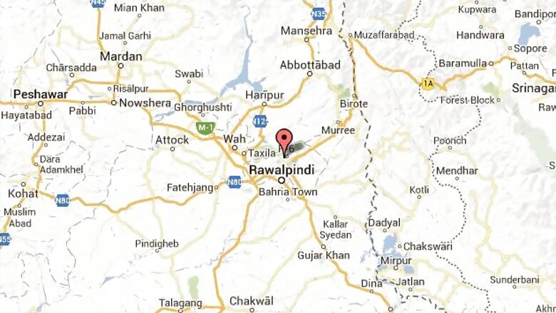 Pakistan: Sisters withdraw Rs 17 lakh, burn it in front of bank