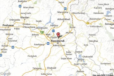 Pakistan: Sisters withdraw Rs 17 lakh, burn it in front of bank