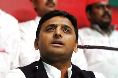 Minor Stampede at CM Akhilesh Yadav's Janata Darshan, Six Injured