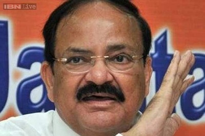 Venkaiah Naidu pays a surprise visit to his ministry; finds officials missing
