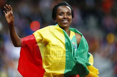 Olympics: Dibaba defends Olympic 10,000 title