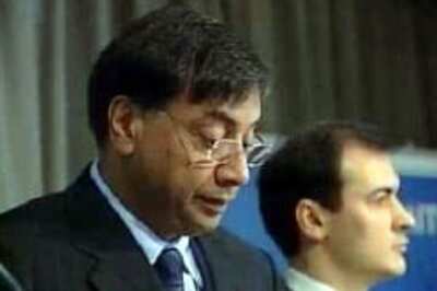 Mittal to begin share offer for Arcelor