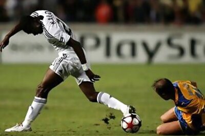 Anelka steps out of Drogba's shadow as Chelsea win