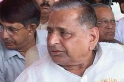 SP protest lands Mulayam in custody; workers batoned