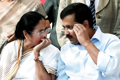 Mamata in Delhi For Opposition Rally Today, Congress Attendance Uncertain as Kejriwal Plays Host