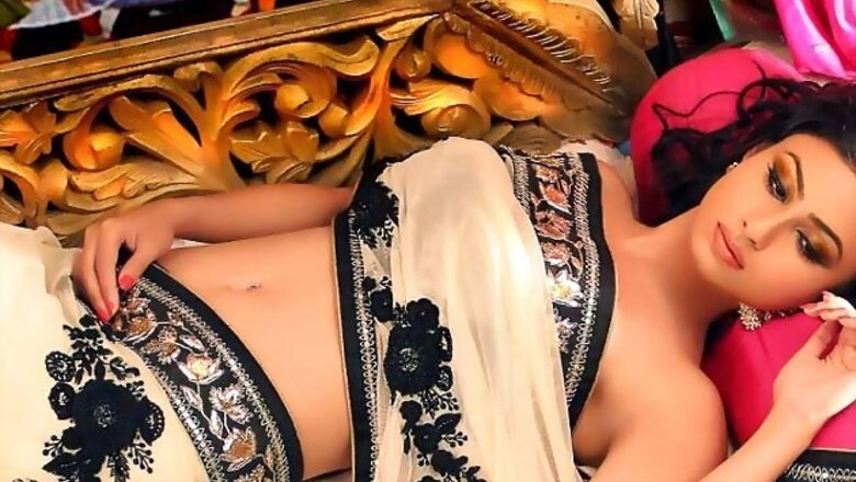 Shooting intimate scenes makes Mouni Roy uncomfortable