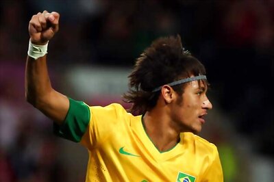 Neymar rejects reports of his Barcelona move