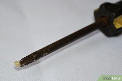 How to Hold Small Screws Steadily on the Tip of a Screwdriver