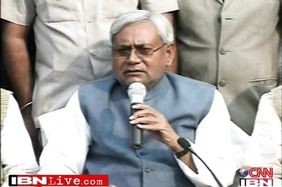 Nitish's cavalcade rams into autorickshaw, 3 dead