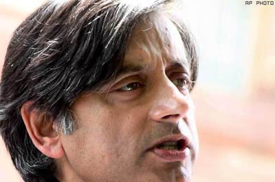 Shashi Tharoor quizzed by SIT for 7 hours, Sunanda viscera sent to US