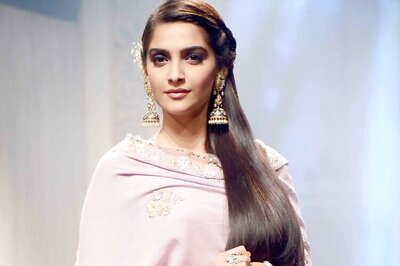 Look of the day: Sonam Kapoor looks pristine in a lilac coloured Shyamal and Bhumika lehenga at IIJW grand finale