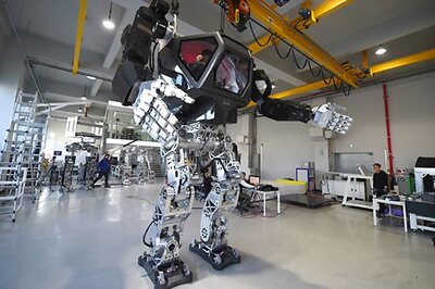 Quadruped Robot Can Change Steps With Speed
