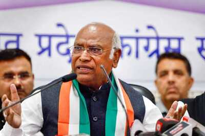 Congress Chief Kharge Accuses Modi Govt of Betraying People of Ladakh