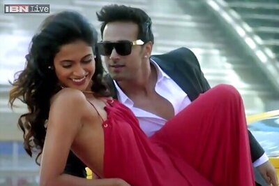 Pulkit Samrat's 'O Teri': Tweet review