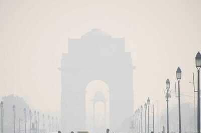 Smog Alert: Mumbai Records Worse AQI than Delhi; National Capital Clocks Lowest Temp This Season