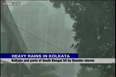 Kolkata hit by thunder storm, at least two dead