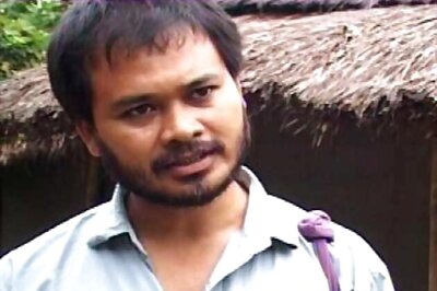 Akhil opposes Team Anna's decision to join politics