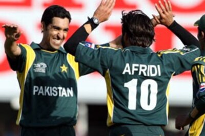 T20: Pak whip Kiwis by 6 wkts | Score | Pics