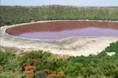 Team of Scientists to Examine Why Lonar Lake Water Turned Pink Overnight