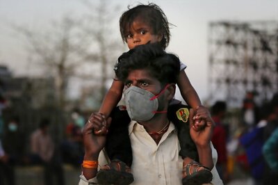 Goa CM Urges Migrants to Stay back as 80,000 Register to go Home Amid Lockdown