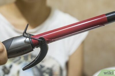 How to Make Hair Straight with a Curling Iron