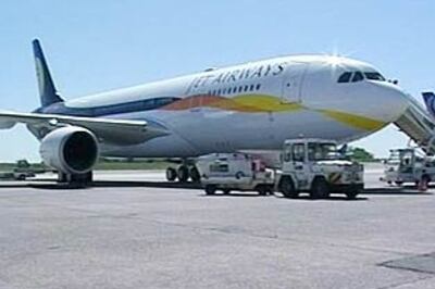 640 Jet pilots go on sick leave as protest