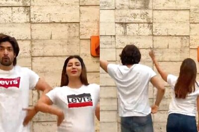 Parents-to-Be Gurmeet Choudhary and Debina Bonnerjee Celebrate Wedding Anniversary in Style; Watch Video