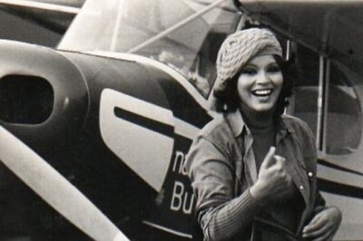 Zeenat Aman Shares Pic From Her 1977 Film, ‘Fan Girls’ Shilpa Shetty And Archana Puran Singh React