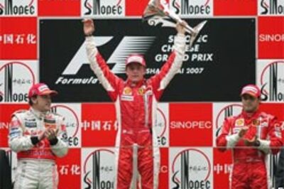 Raikkonen wins Chinese GP, Hamilton drops out