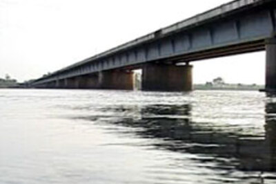 B'lore: IT firms on alert, schools shut