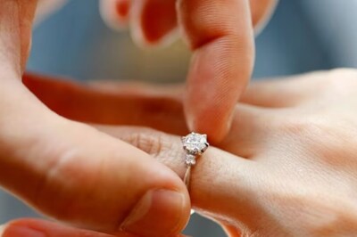 Lesbian Couple From West Bengal Ties Knot in Temple in UP's Deoria