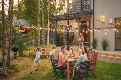 Enjoy the Perfect Summer Staycation Party With these 5 Ideas