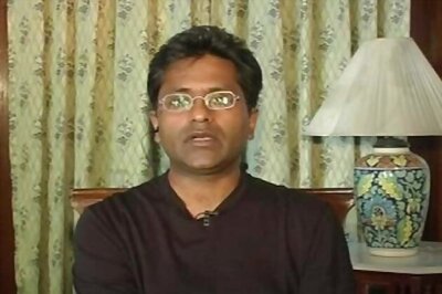 IPL tax raid: unknown woman removes papers