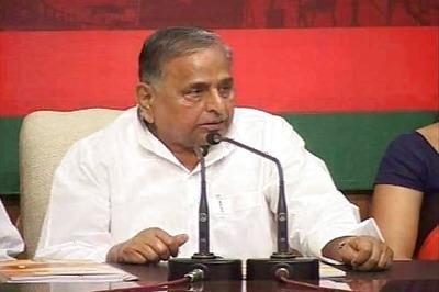 Modi only on TV and in Gujarat, says Mulayam