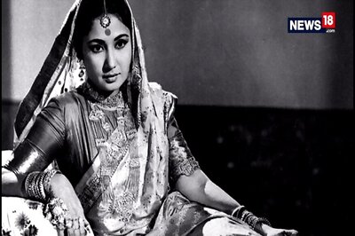 Meena Kumari Birth Anniversary: Here Are a Few Interesting Facts About The Tragedy Queen
