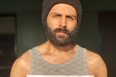 Kartik Aaryan's Beard Look During 'I For India' Gig Leaves Fans Awestruck