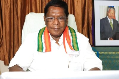 Lt Governor Kiran Bedi, CM Narayanasamy Greet People on Eve of De Facto Transfer Day