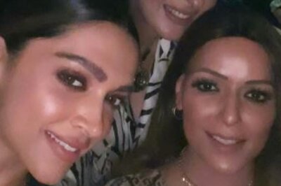 Deepika Padukone Enjoys Dinner with Friends in Dubai; See Pics