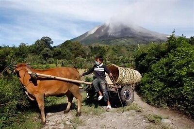Indonesia: Volcano eruption forces more than 6,200 people to flee homes