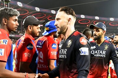 Watch: Did Sourav Ganguly Jump Queue to Avoid Handshake With Virat Kohli?