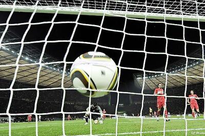 Euro 2012 Trophy unveiled in India