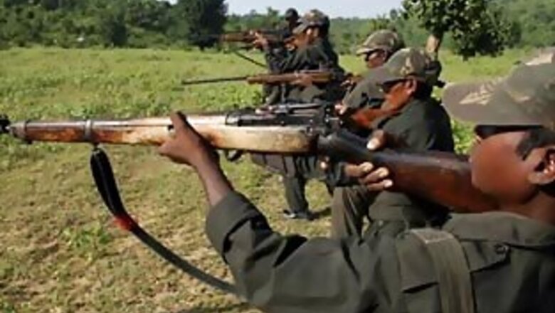 Naxals attack Midnapore police station, kill official