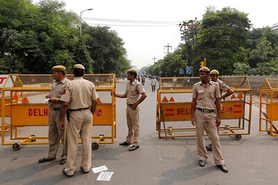 Drunk Men Outside Gurgaon Mall Try to Burn Police Barricade, Two Arrested