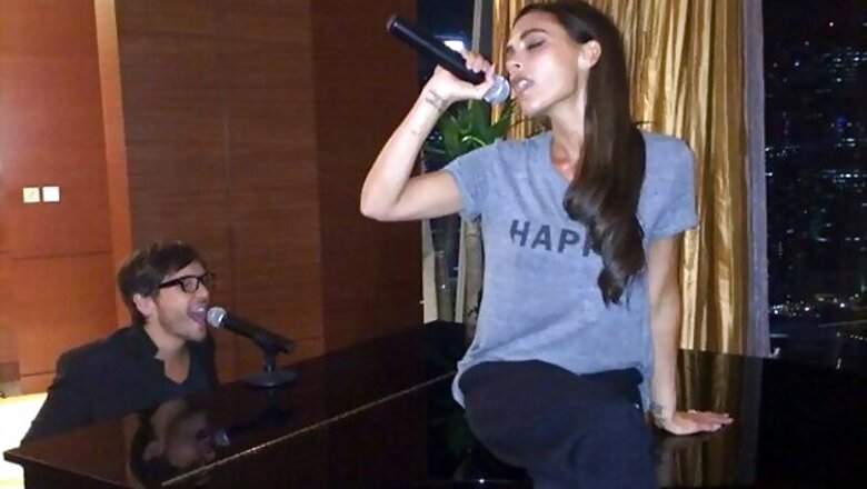 'Posh Spice' Victoria Beckham gives an impromptu performance at a Singapore bar